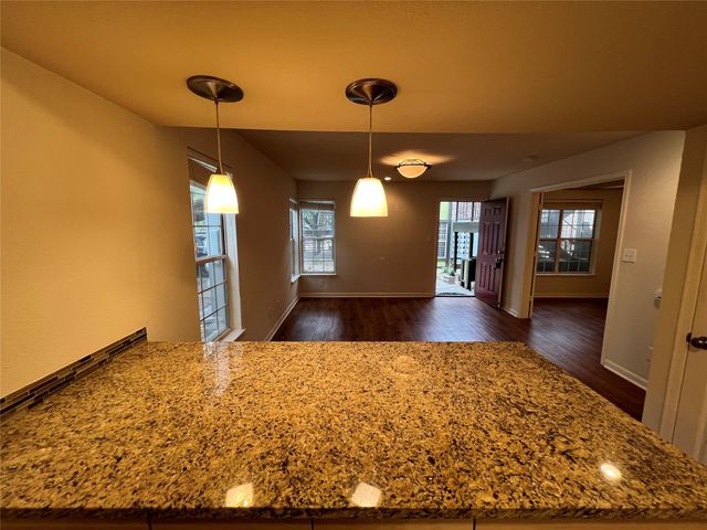 7685 Northcross DR 909, Austin, TX 78757
