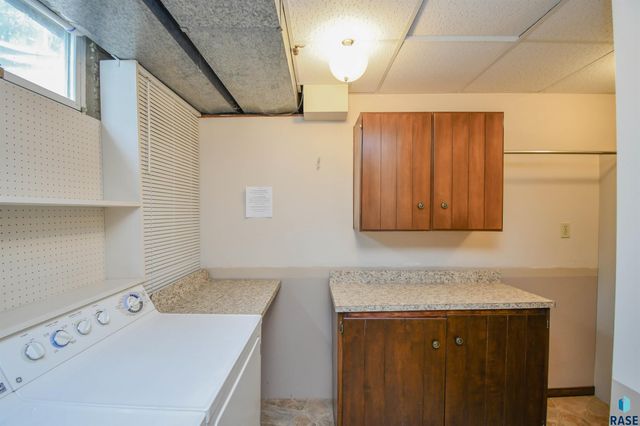 2605 W 33 St Street, Sioux Falls, SD 57105