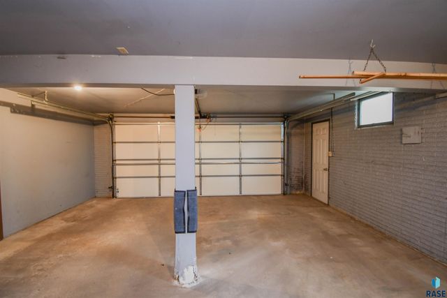 2605 W 33 St Street, Sioux Falls, SD 57105