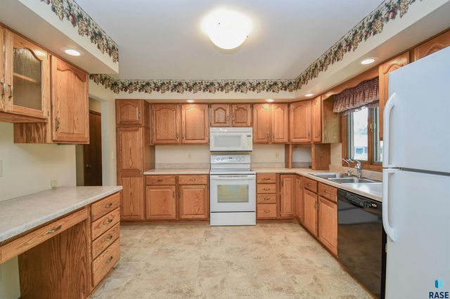 2605 W 33 St Street, Sioux Falls, SD 57105