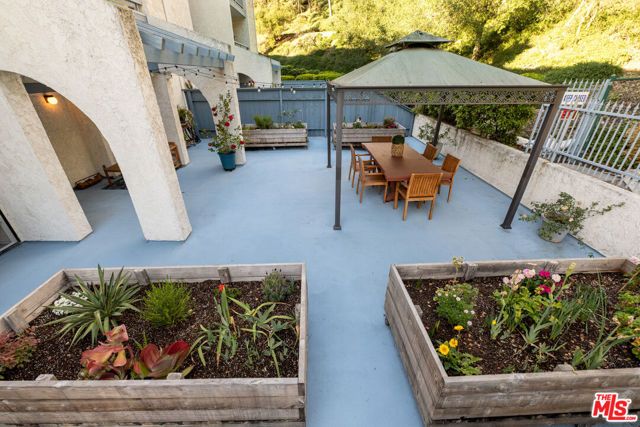 4260 Via Arbolada 116, Los Angeles, CA 90042