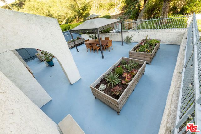 4260 Via Arbolada 116, Los Angeles, CA 90042