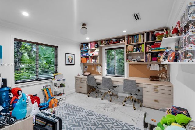 1030 Manati Ave, Coral Gables, FL 33146