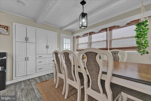100 W CHERRY ST, Shenandoah, PA 17976