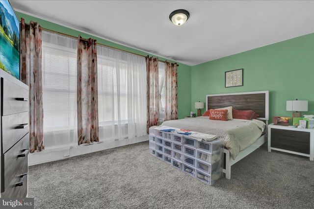 100 W CHERRY ST, Shenandoah, PA 17976