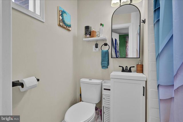 100 W CHERRY ST, Shenandoah, PA 17976