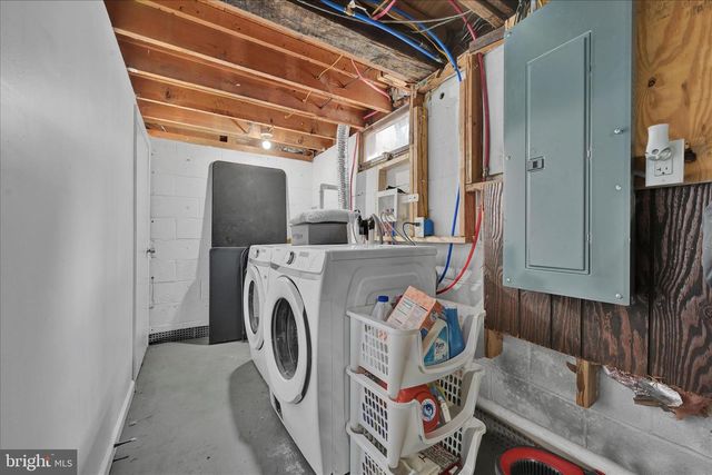 100 W CHERRY ST, Shenandoah, PA 17976