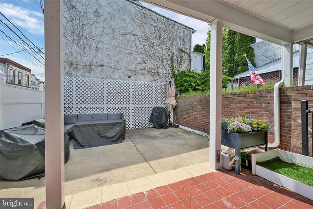 100 W CHERRY ST, Shenandoah, PA 17976