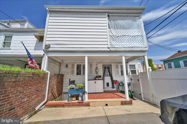 100 W CHERRY ST, Shenandoah, PA 17976
