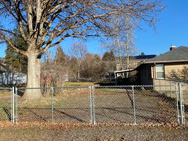 5201 Bryant Avenue, Klamath Falls, OR 97603