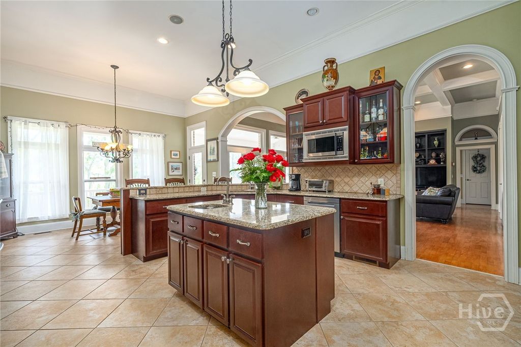 Image 17 of property listing at 1 Cedar View Drive, Savannah, GA 31410
