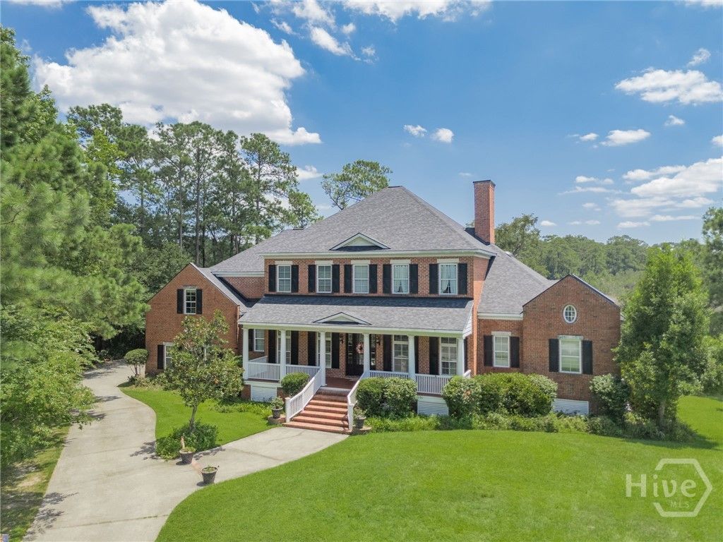 Image 3 of property listing at 1 Cedar View Drive, Savannah, GA 31410