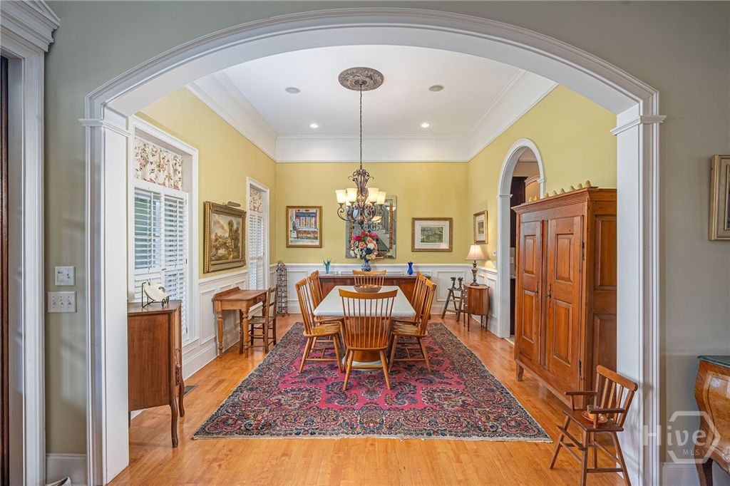 Image 6 of property listing at 1 Cedar View Drive, Savannah, GA 31410