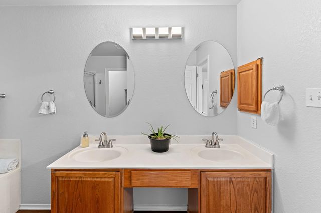 507 Hillsborough CV, Leander, TX 78641