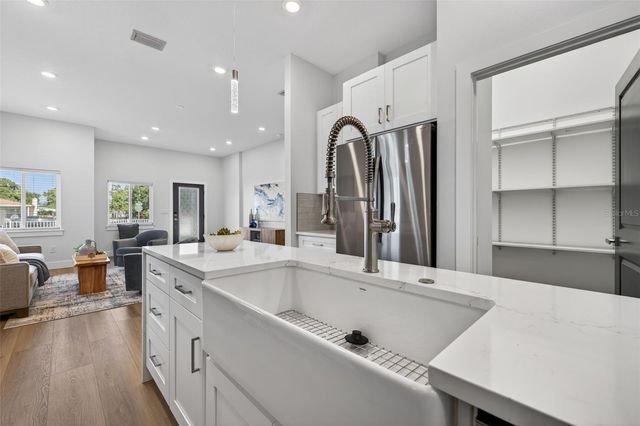 2530 34TH AVENUE N, St Petersburg, FL 33713