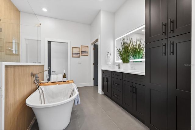 2530 34TH AVENUE N, St Petersburg, FL 33713