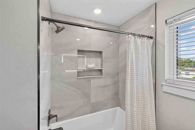 2530 34TH AVENUE N, St Petersburg, FL 33713