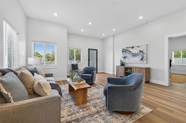 2530 34TH AVENUE N, St Petersburg, FL 33713