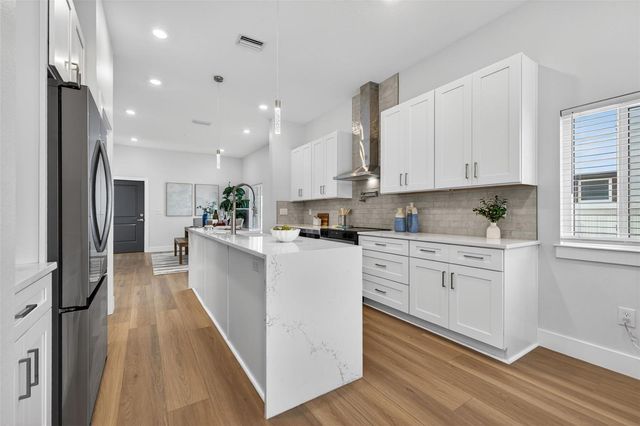 2530 34TH AVENUE N, St Petersburg, FL 33713