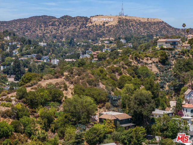 2573 Glen Green Street, Los Angeles, CA 90068
