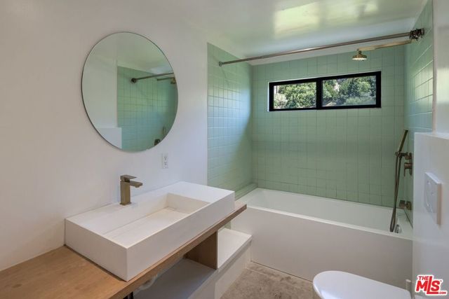 2573 Glen Green Street, Los Angeles, CA 90068