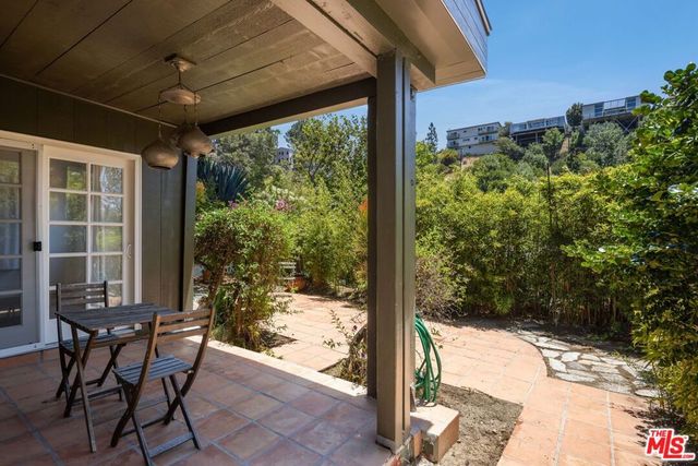 2573 Glen Green Street, Los Angeles, CA 90068