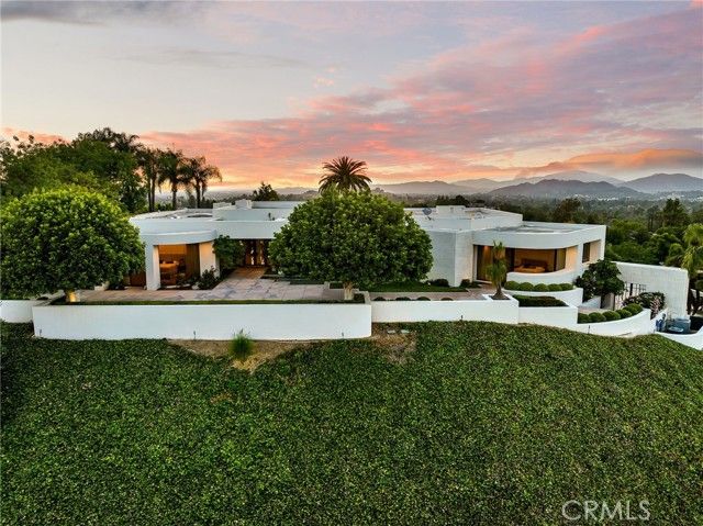 2130 Old Quarry Road, Riverside, CA 92506