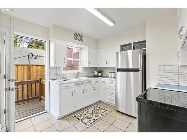 1524 Se 24TH Ave, Portland, OR 97214