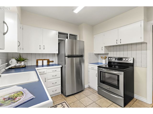 1524 Se 24TH Ave, Portland, OR 97214