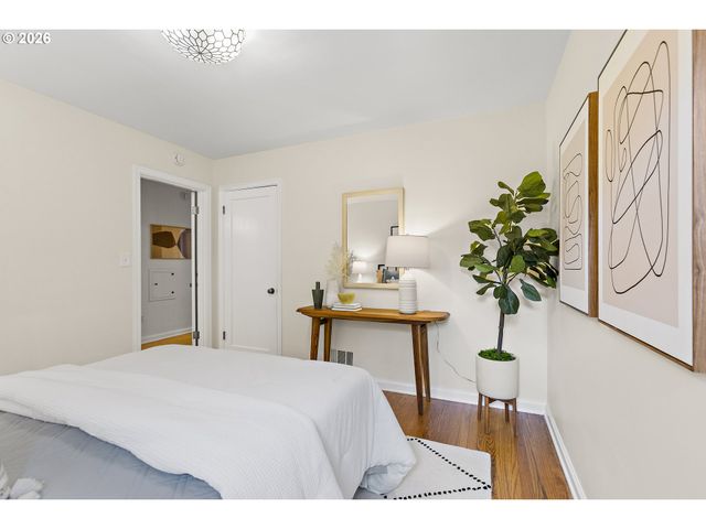 1524 Se 24TH Ave, Portland, OR 97214