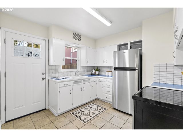 1524 Se 24TH Ave, Portland, OR 97214