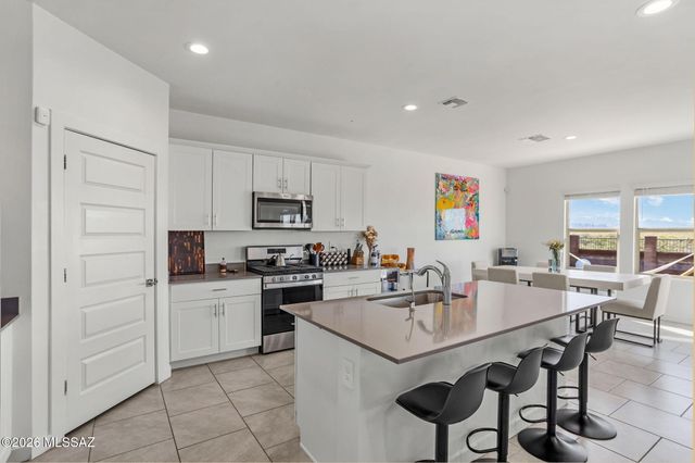 11192 S Weismann Drive, Vail, AZ 85641