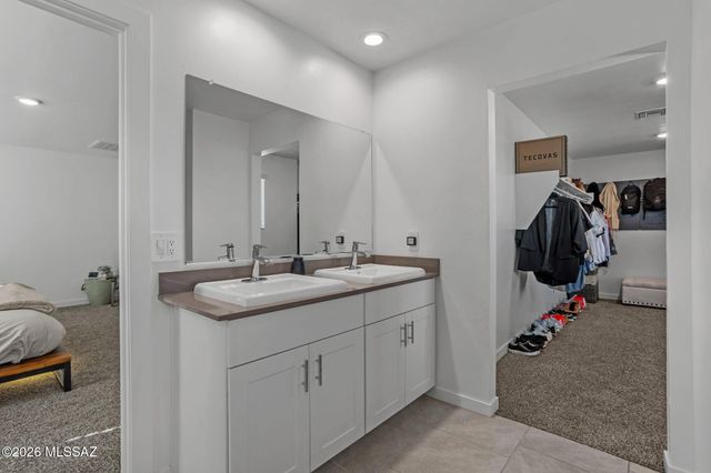 11192 S Weismann Drive, Vail, AZ 85641