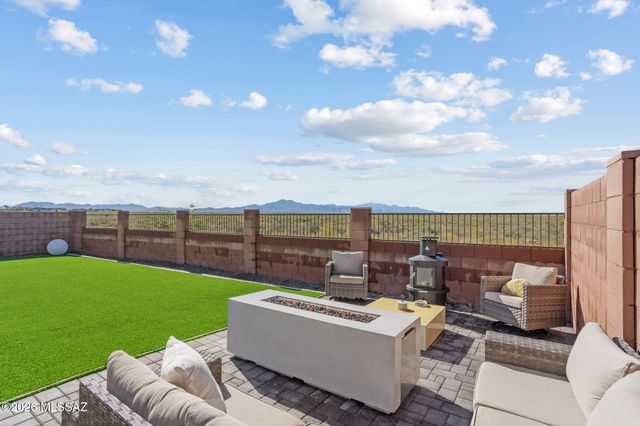 11192 S Weismann Drive, Vail, AZ 85641