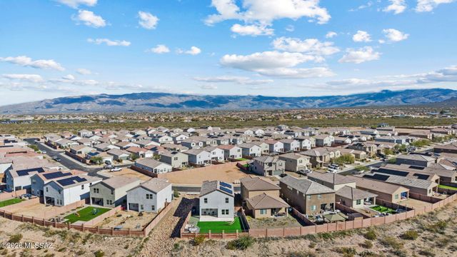 11192 S Weismann Drive, Vail, AZ 85641