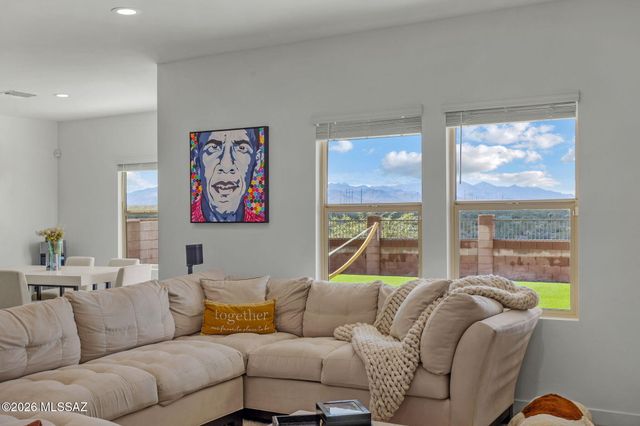 11192 S Weismann Drive, Vail, AZ 85641