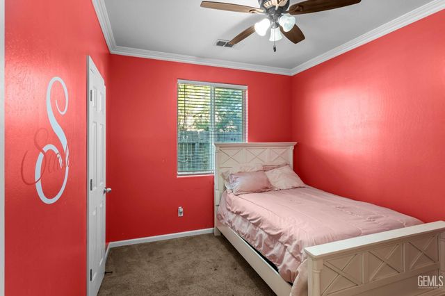 8905 Cadbury Drive, Bakersfield, CA 93311