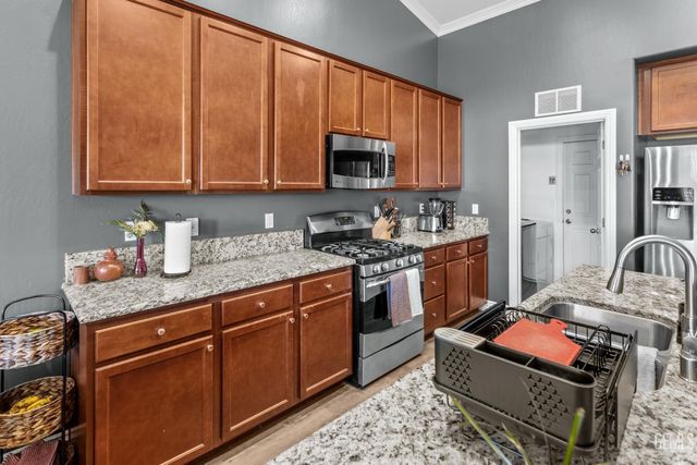 8905 Cadbury Drive, Bakersfield, CA 93311