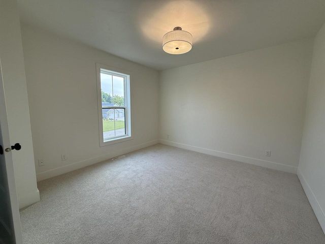 409 JERELYN COURT, Combined Locks, WI 54113