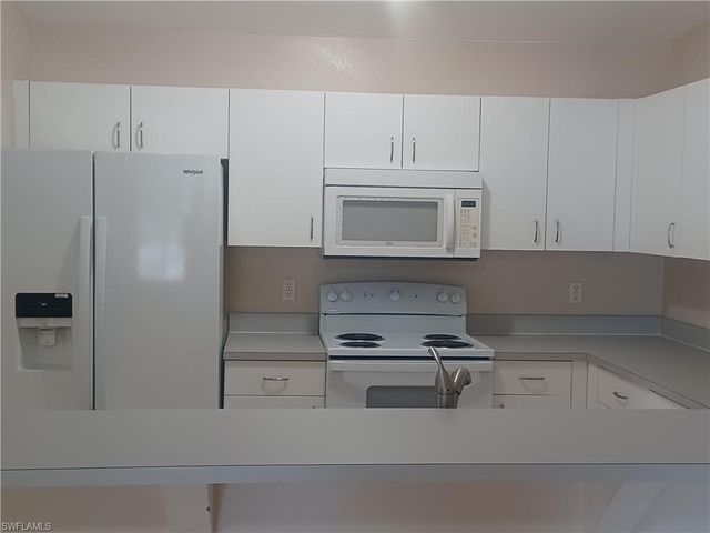 100 SW Trafalgar PKWY 104, Cape Coral, FL 33991