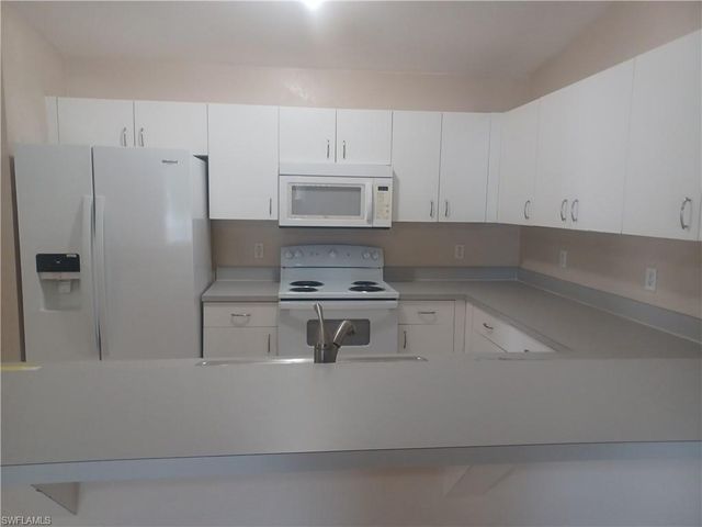 100 SW Trafalgar PKWY 104, Cape Coral, FL 33991