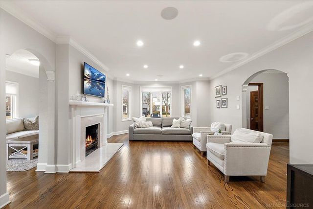 719 Fisher Road, Grosse Pointe, MI 48230