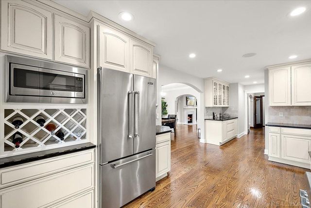 719 Fisher Road, Grosse Pointe, MI 48230