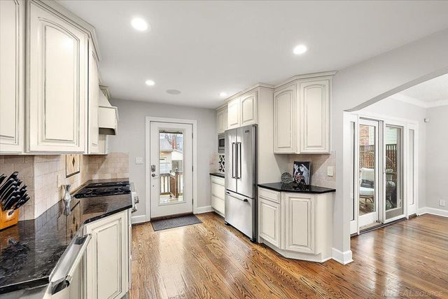 719 Fisher Road, Grosse Pointe, MI 48230