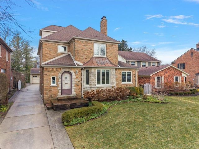 719 Fisher Road, Grosse Pointe, MI 48230