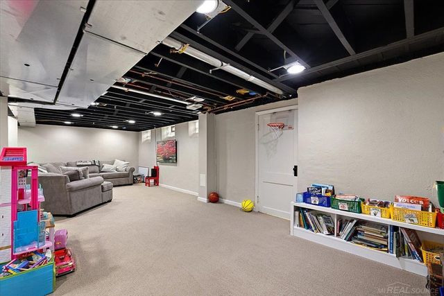 719 Fisher Road, Grosse Pointe, MI 48230