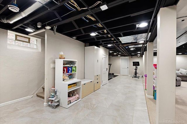 719 Fisher Road, Grosse Pointe, MI 48230