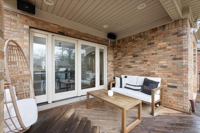 719 Fisher Road, Grosse Pointe, MI 48230