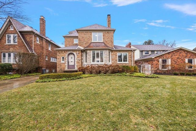 719 Fisher Road, Grosse Pointe, MI 48230