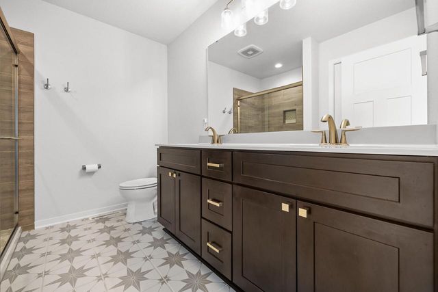 N67W25382 Breckenridge COURT, Sussex, WI 53089